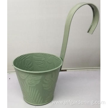 Red pattern decorative flower bucket